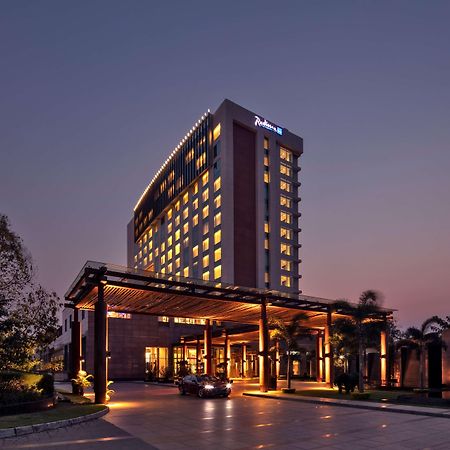 Radisson Blu Hotel Гувахати Экстерьер фото The Royal