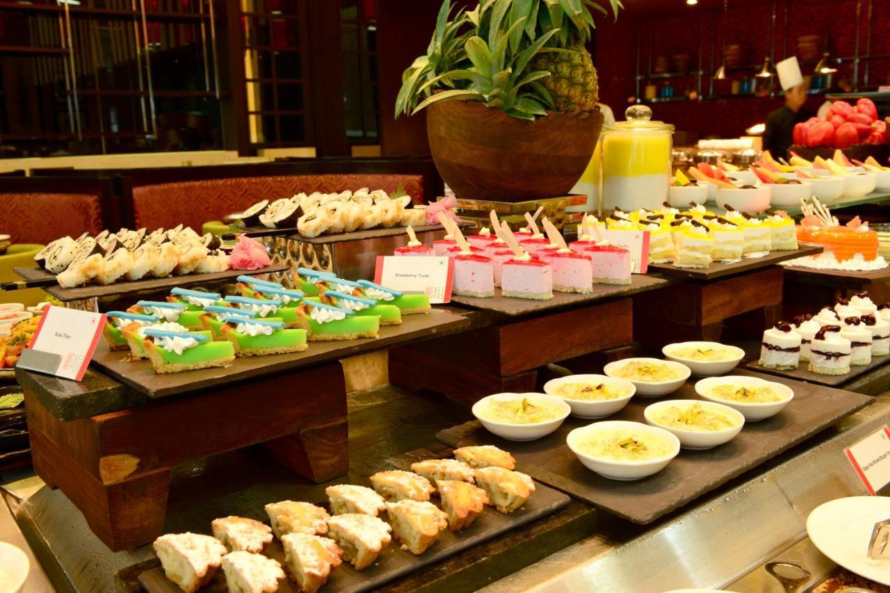 Radisson Blu Hotel Гувахати Экстерьер фото A dessert buffet
