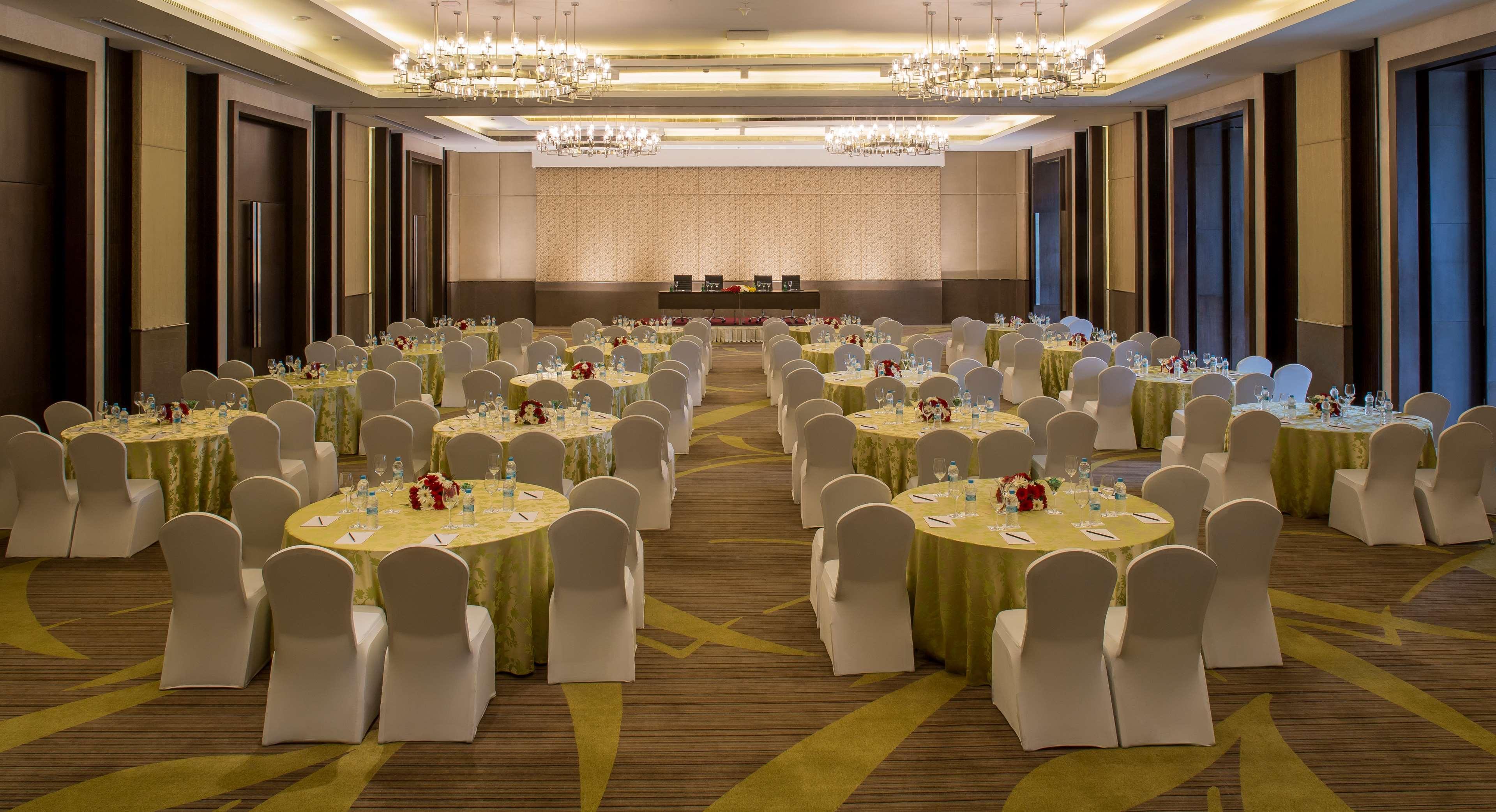Radisson Blu Hotel Гувахати Экстерьер фото The Grand Ballroom