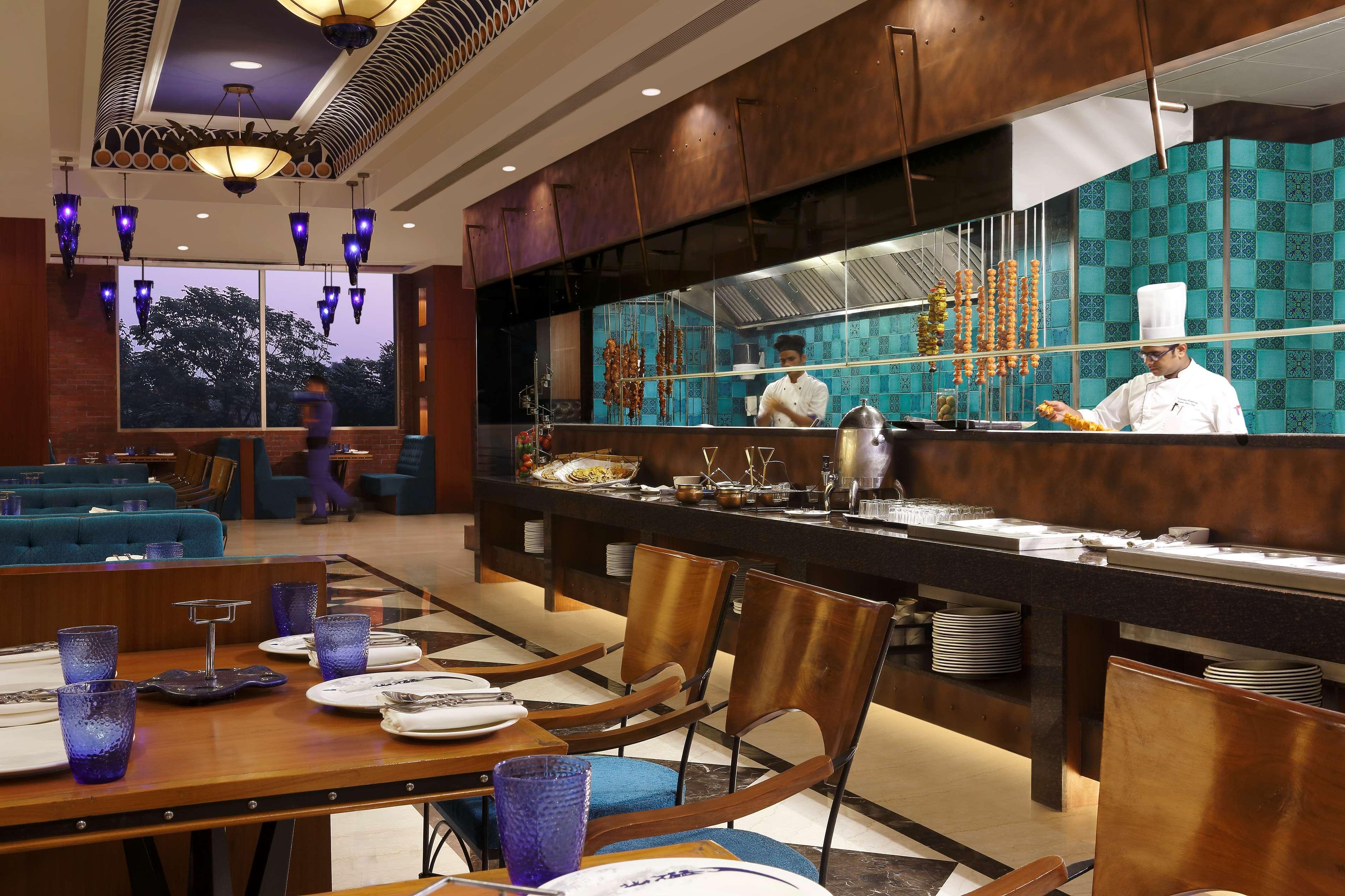 Radisson Blu Hotel Гувахати Экстерьер фото The Park, New Delhi