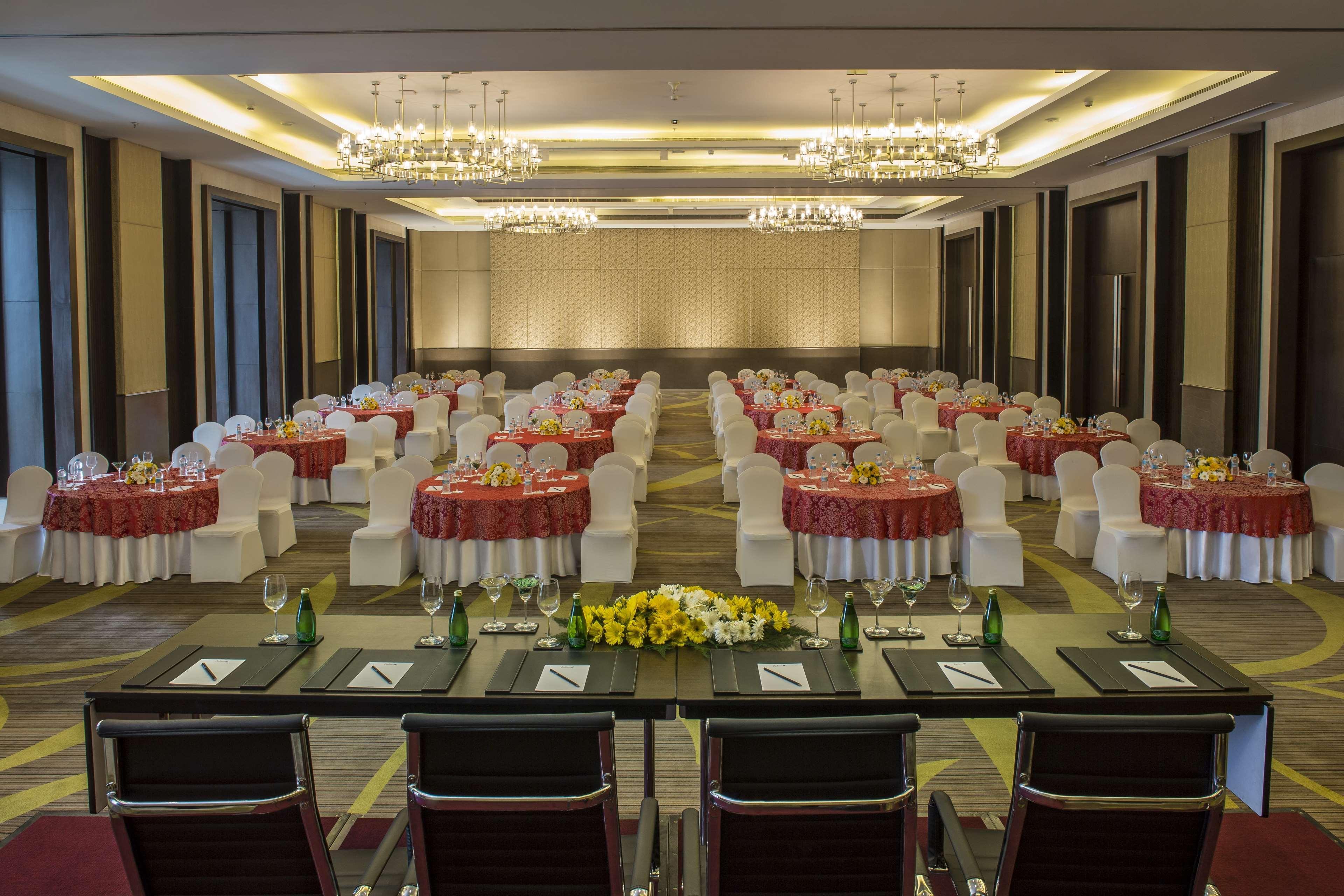 Radisson Blu Hotel Гувахати Экстерьер фото The Grand Ballroom