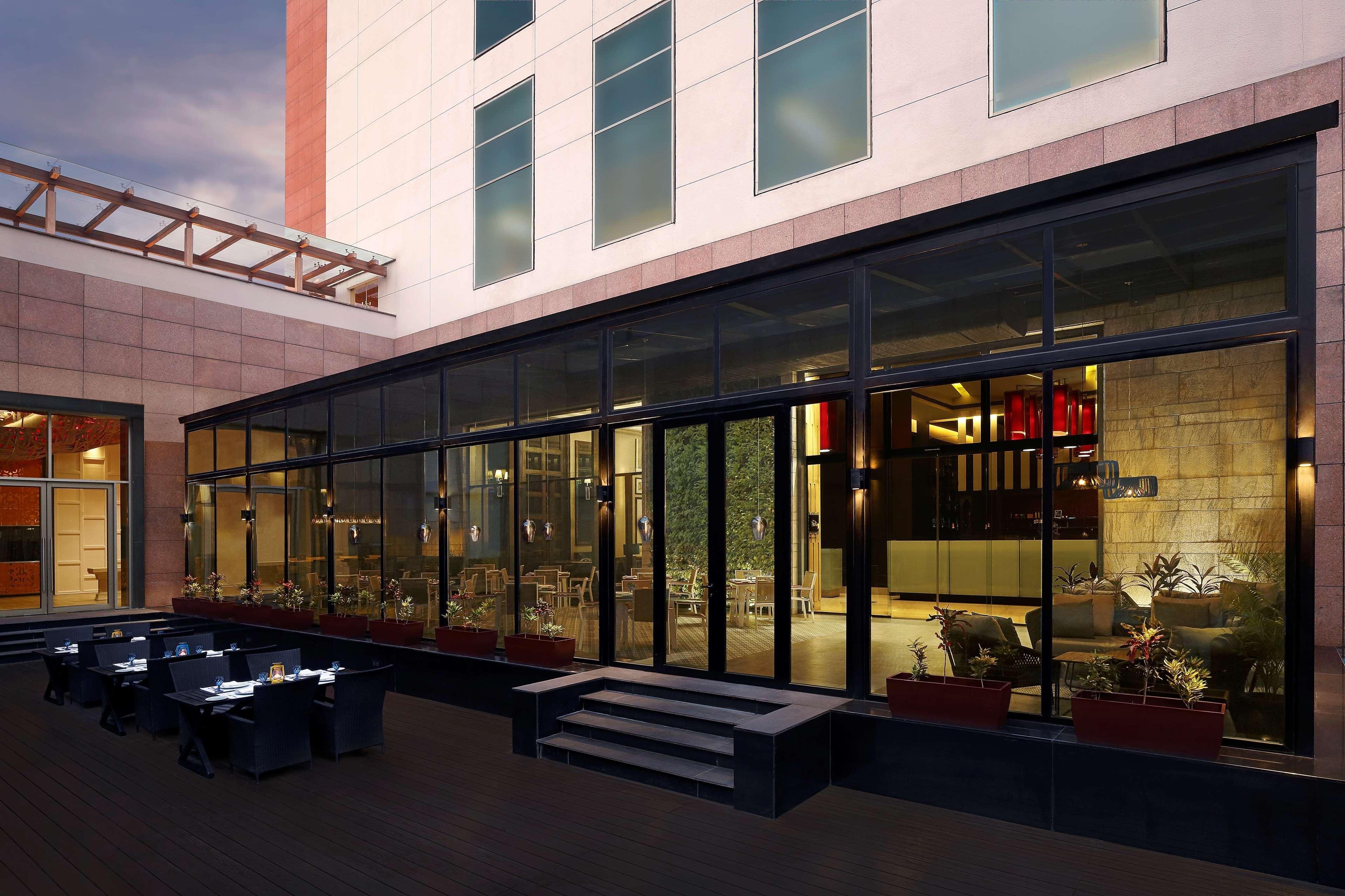 Radisson Blu Hotel Гувахати Экстерьер фото The Park, New Delhi